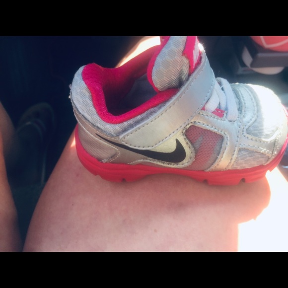 Baby Nikes - Picture 2 of 2